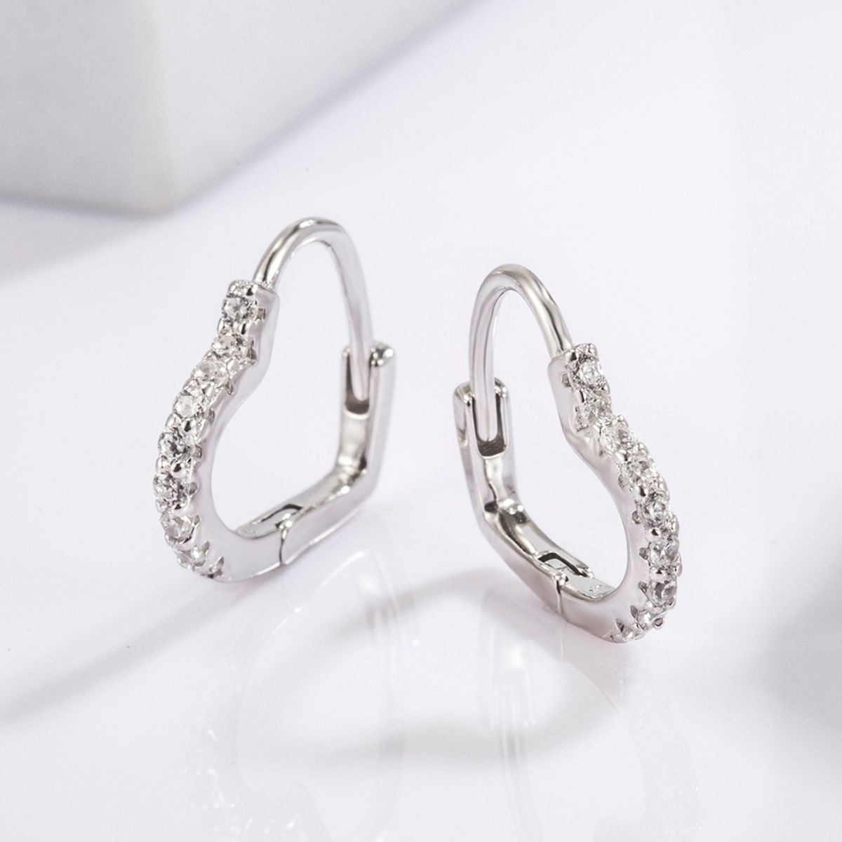 925 Serling Silver Zircon Heart Shape Earrings - Luxe4Everyday Earrings