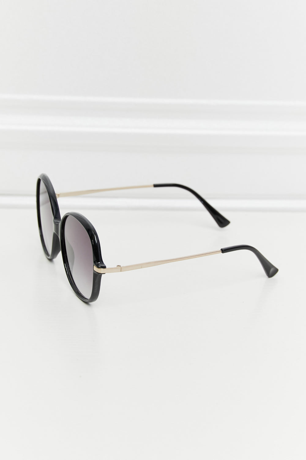 Metal-Plastic Hybrid Full Rim Sunglasses - Luxe4Everyday sunglasses