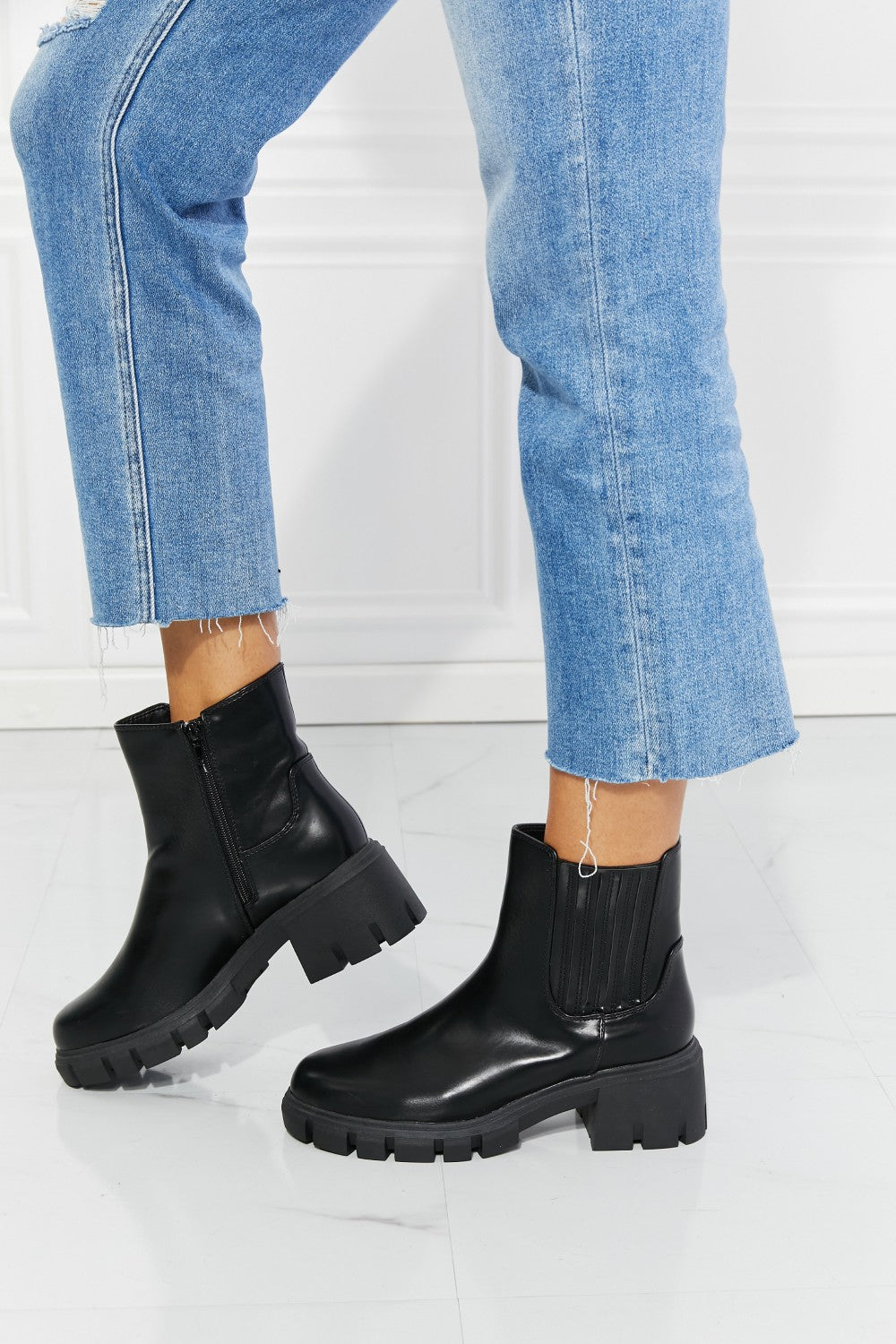 MMShoes What It Takes Lug Sole Chelsea Boots in Black - Luxe4Everyday Boots