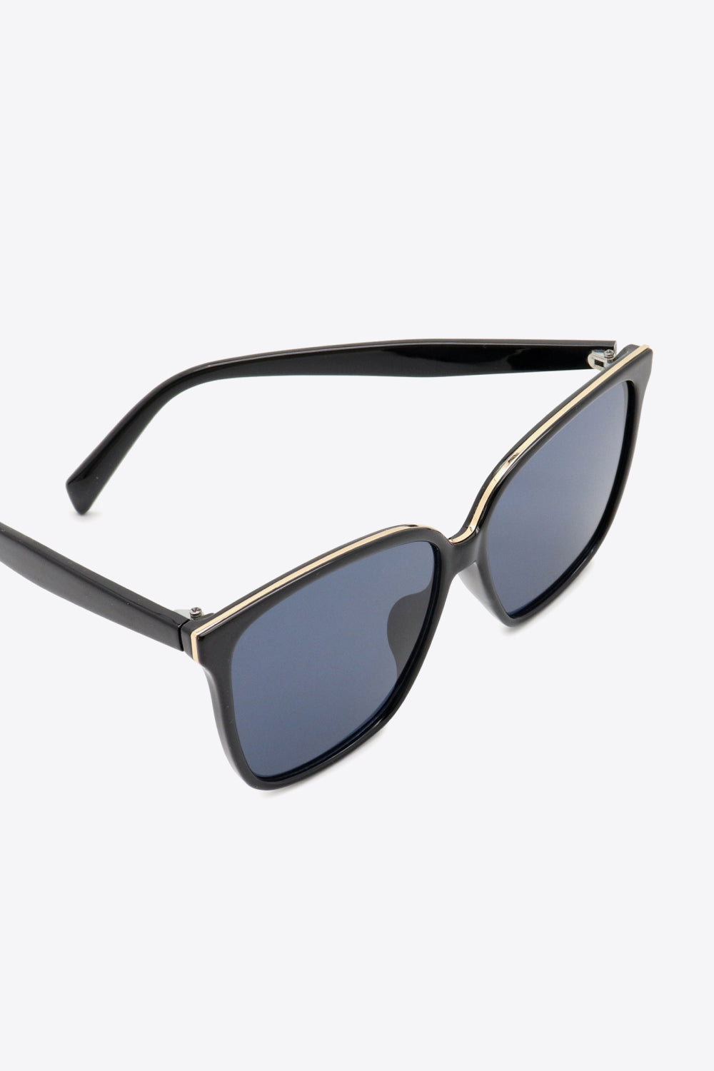 Polycarbonate Frame Wayfarer Sunglasses - Luxe4Everyday Sunglasses