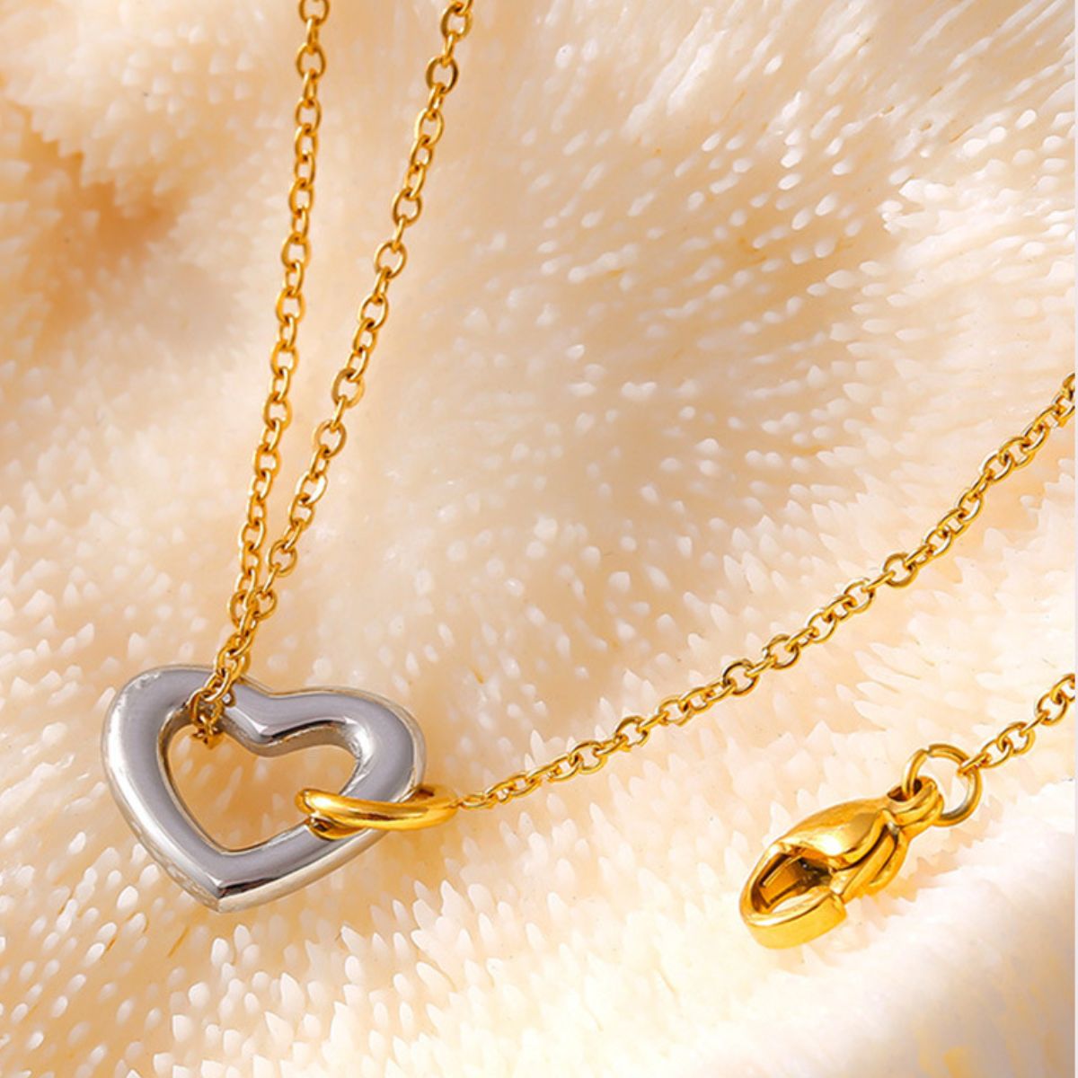 18K Gold-Plated Heart Bracelet - Luxe4Everyday Jewelry