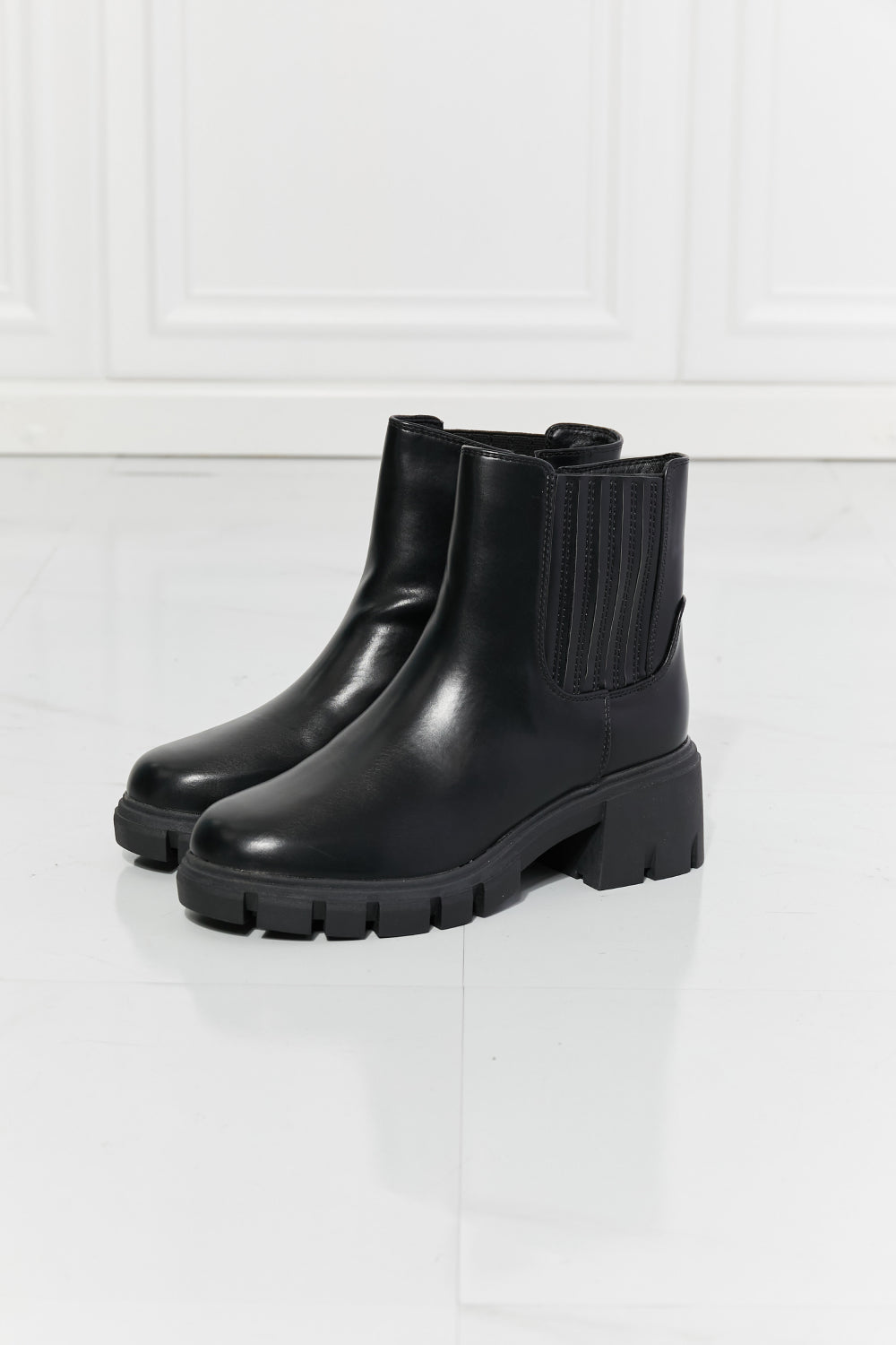 MMShoes What It Takes Lug Sole Chelsea Boots in Black - Luxe4Everyday Boots