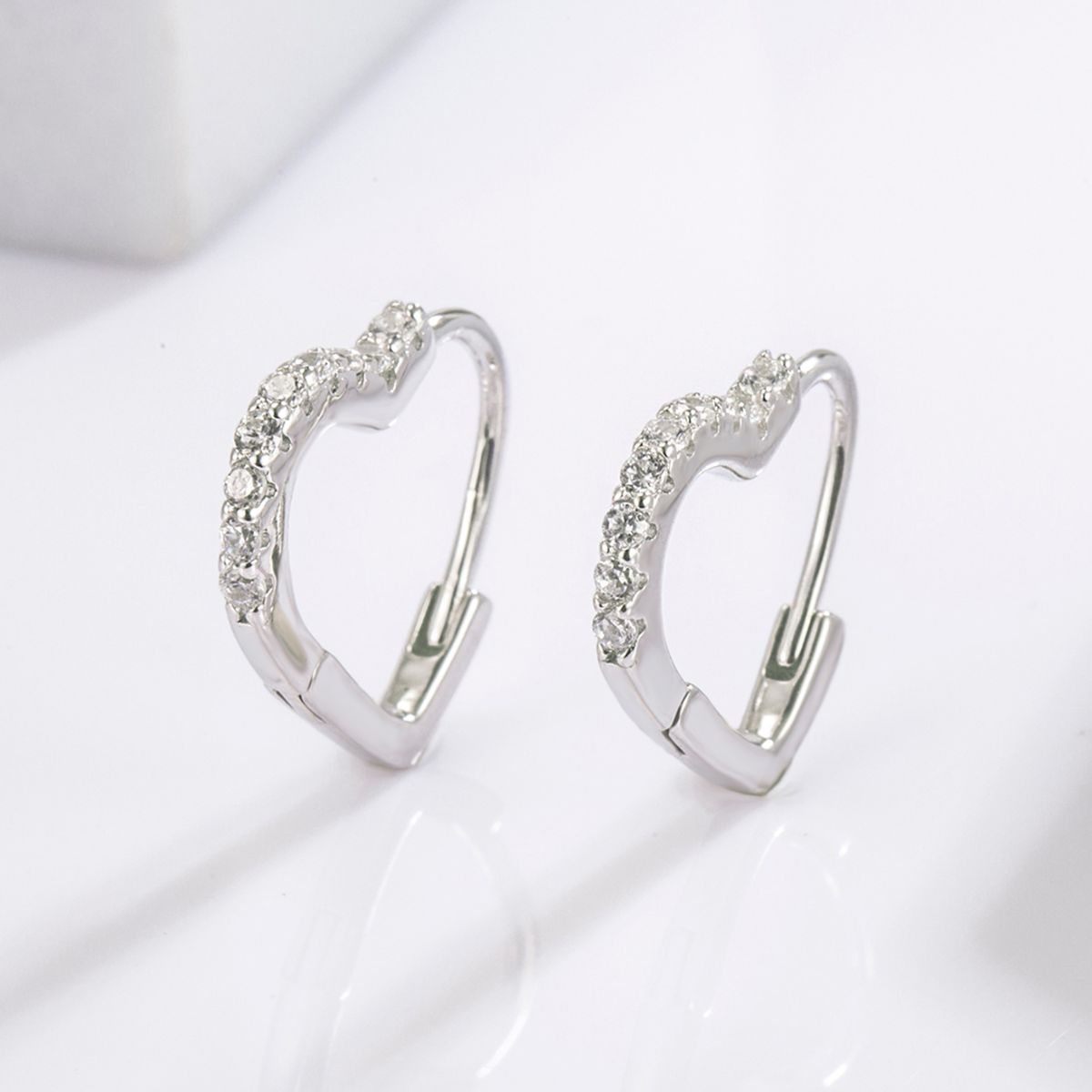 925 Serling Silver Zircon Heart Shape Earrings - Luxe4Everyday Silver / One Size Earrings